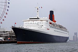 Osaka RMS Queen Elizabeth2 06bs