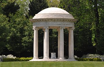 TEMPLE OF LOVE AT NEMOURS MANSION, NEW CASTLE COUNTY, DELAWARE