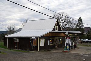 General store in Days Creek