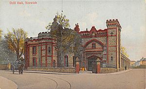 Chapel Field Road drill hall, Norwich (Old Postcard).jpeg