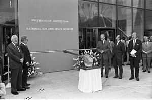 Ribbon Cutting Ceremony at the Dedication of the National Air and Space Museum of the Smithsonian - NARA - 6829642