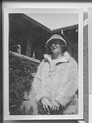 Peg Entwistle at her Beachwood Drive home in Hollywood, a few days before her death