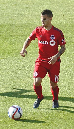 Sebastian Giovinco 2015-05-23 Toronto FC (edited).jpg