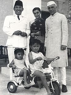 Sukarno with children and Nehru