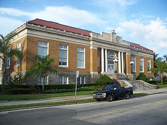 Tampa Free Public Library01.jpg