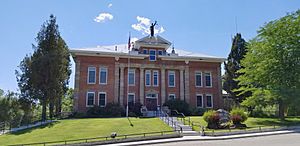 Lemhi County Courthouse in Salmon