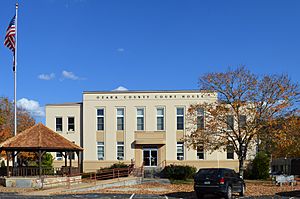 Ozark County Courthouse in Gainesville