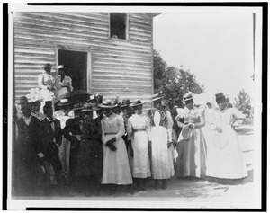 African Americans posed outside of church(?) LCCN95507102