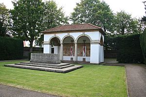 Great War Memorial - geograph.org.uk - 990059