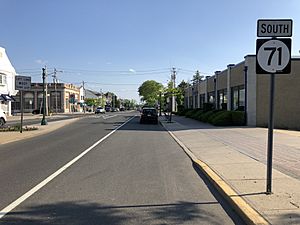 2018-05-25 17 38 57 View south along New Jersey State Route 71 (Main Street) just south of Monmouth County Route 17 (Sylvania Avenue) in Avon-By-The-Sea, Monmouth County, New Jersey