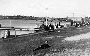 Lake Monger jetty promenade and pavilion c. 1914