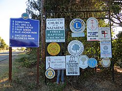 Loomis entrance sign