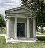Grave of Edward Joseph Kelly (1876–1950) at Calvary Cemetery, Evanston 1
