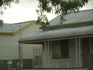 Broken-Hill-corrugated-iron-houses
