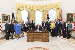 President Donald Trump and the crew members and passengers of Southwest Airlines Flight 1380 - May 1 2018 - Tammie Jo Shults - Darren Ellisor