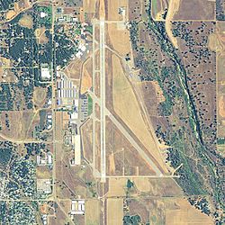 Redding Municipal Airport - USGS Topo.jpg