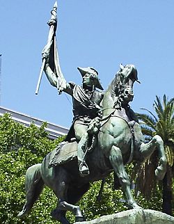 Buenos Aires-Plaza de Mayo-Estatua Belgrano(2)