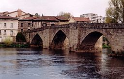 Limoges bridge Saint Martial.JPG