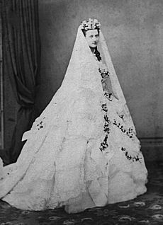 Princess Alexandra wedding dress 1863