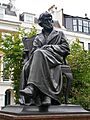 Statue of Thomas Carlyle, Chelsea (02).jpg