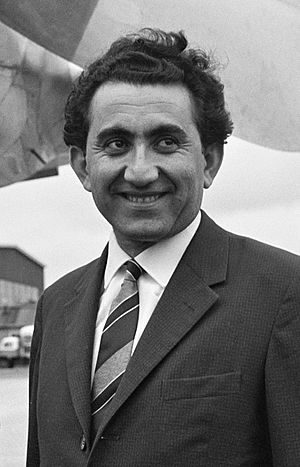 Tigran Petrosian 1962.jpg