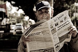 2012 newspaper reader Santa Cruz Argentina 7133646327
