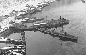 Bundesarchiv Bild 101I-758-0056-35, Norwegen, deutsche Kriegsschiffe