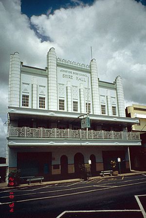 Johnstone Shire Hall (1994).jpg