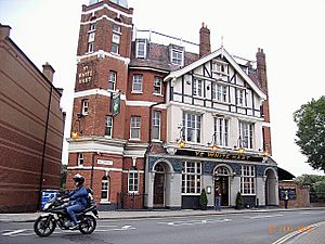 London Barnes Terrace Pub 201008