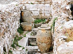 Pithoi in Knossos 3