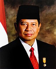Susilo Bambang Yudhoyono, official presidential portrait (2004)