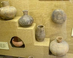 Natchez pottery HRoe 01