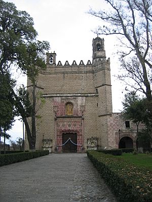 Portada del Convento Franciscano Huejotzingo ( C Garza)