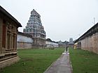 Thiruvarur-Temple-Outer-Praharam.jpg