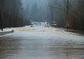 US Highway 101 flooded 2007-12-03