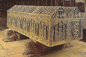 Sepulcro de Alfonso VIII, rey de Castilla. Monasterio de las Huelgas de Burgos 01a