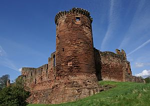 Bothwell Castle 20080505 - south-east tower