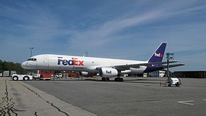 FedEx 757 at KPWM