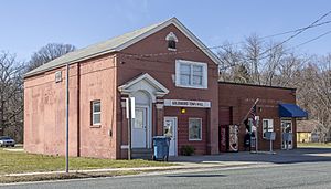 The Goldsboro town hall and post office in 2016