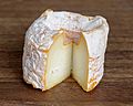 Langres fromage AOP coupe