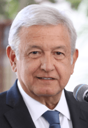 Lenín Moreno con el líder mexicano López Obrador (cropped)