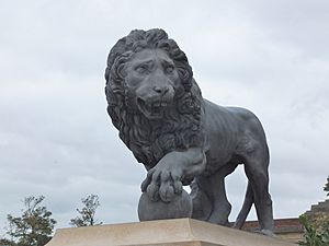 New lion statue, Stanley Park (geograph 3717403)