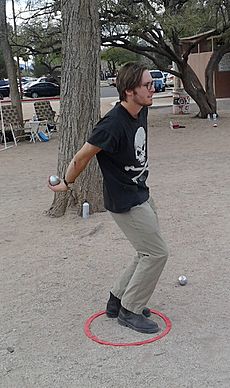Petanque - throwing from the circle