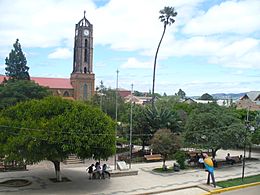 Plaza Principal de la ciudad de Vallegrande (Santa Cruz - Bolivia).jpg