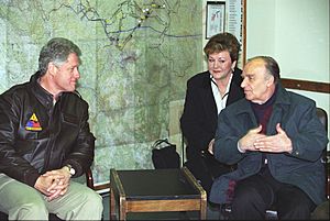 President Clinton meeting with Bosnian President Alija Izetbegovic in Tuzla, Bosnia - Flickr - The Central Intelligence Agency
