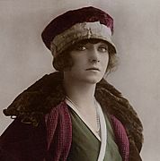 Winifred Barnes Portrait ca. 1916