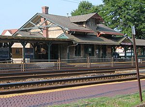 Wynnewood train station