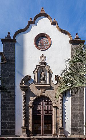 Iglesia de San Francisco de Asís, Santa Cruz de Tenerife, España, 2012-12-15, DD 01.jpg
