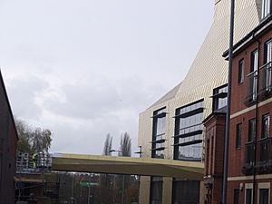Worcester Library and History Centre - The Hive - footbridge (6364861303)