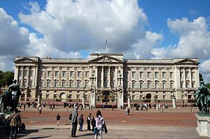 Buckingham Palace, London (4656121008)